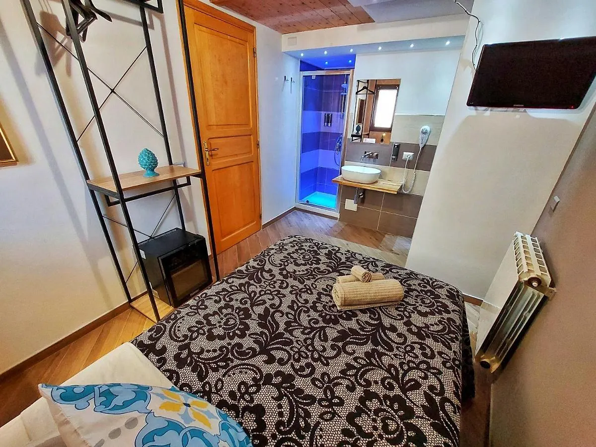 לינה וארוחת בוקר צ'פאלו Bed And Breakfast L&P